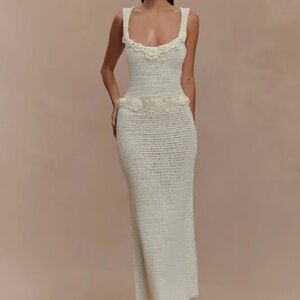 Elegant Cream Knit Maxi Dress
